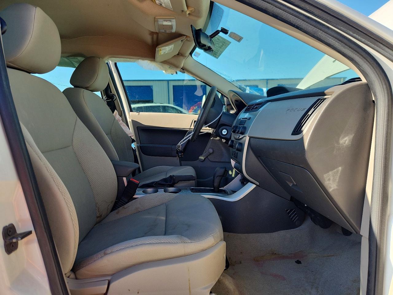 2010 Ford Focus - Фото 7