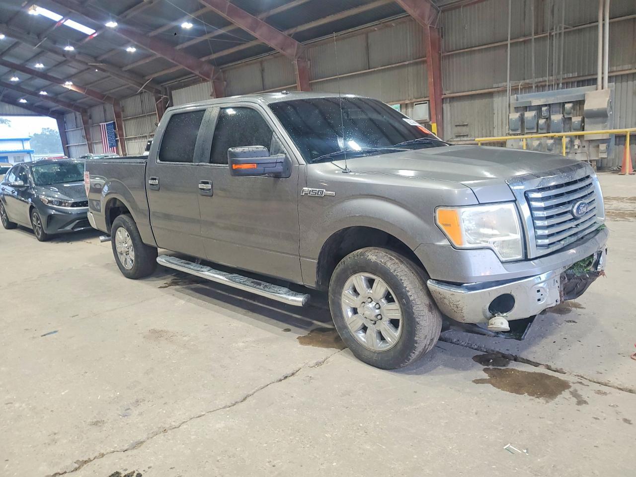 2010 Ford F150 Supercrew - Image 4