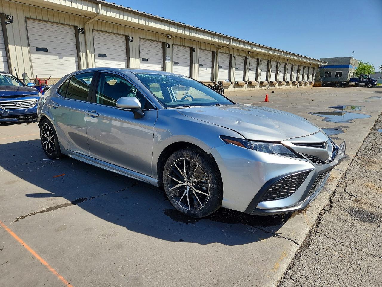 2023 Toyota Camry Se - Image 4