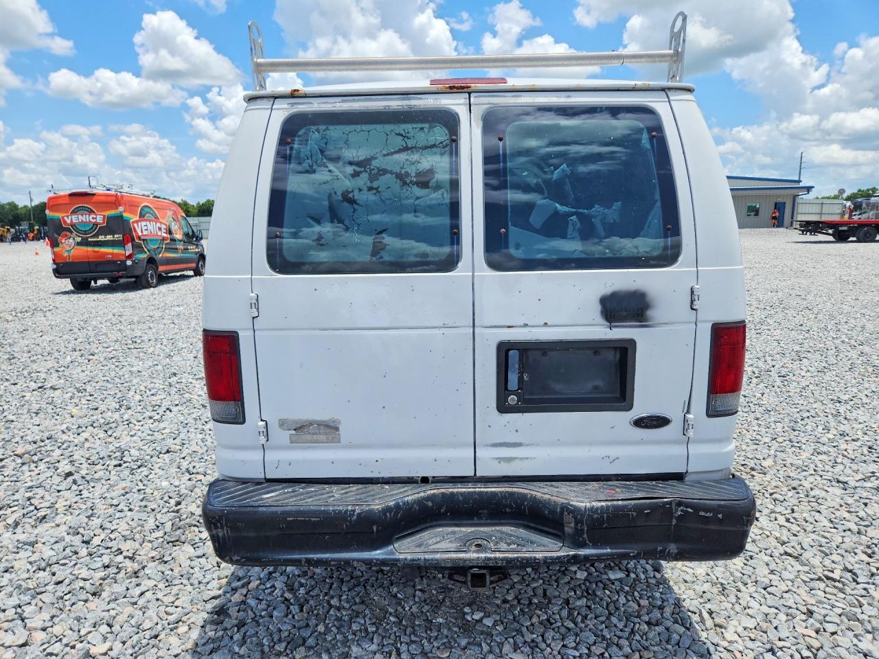 2005 Ford E-250 - Фото 6