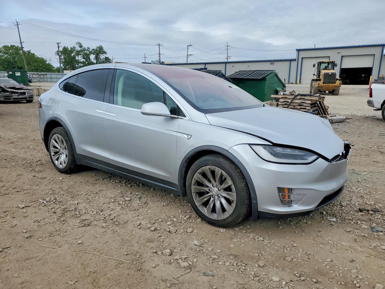 2016 Tesla Model X - Фото 4