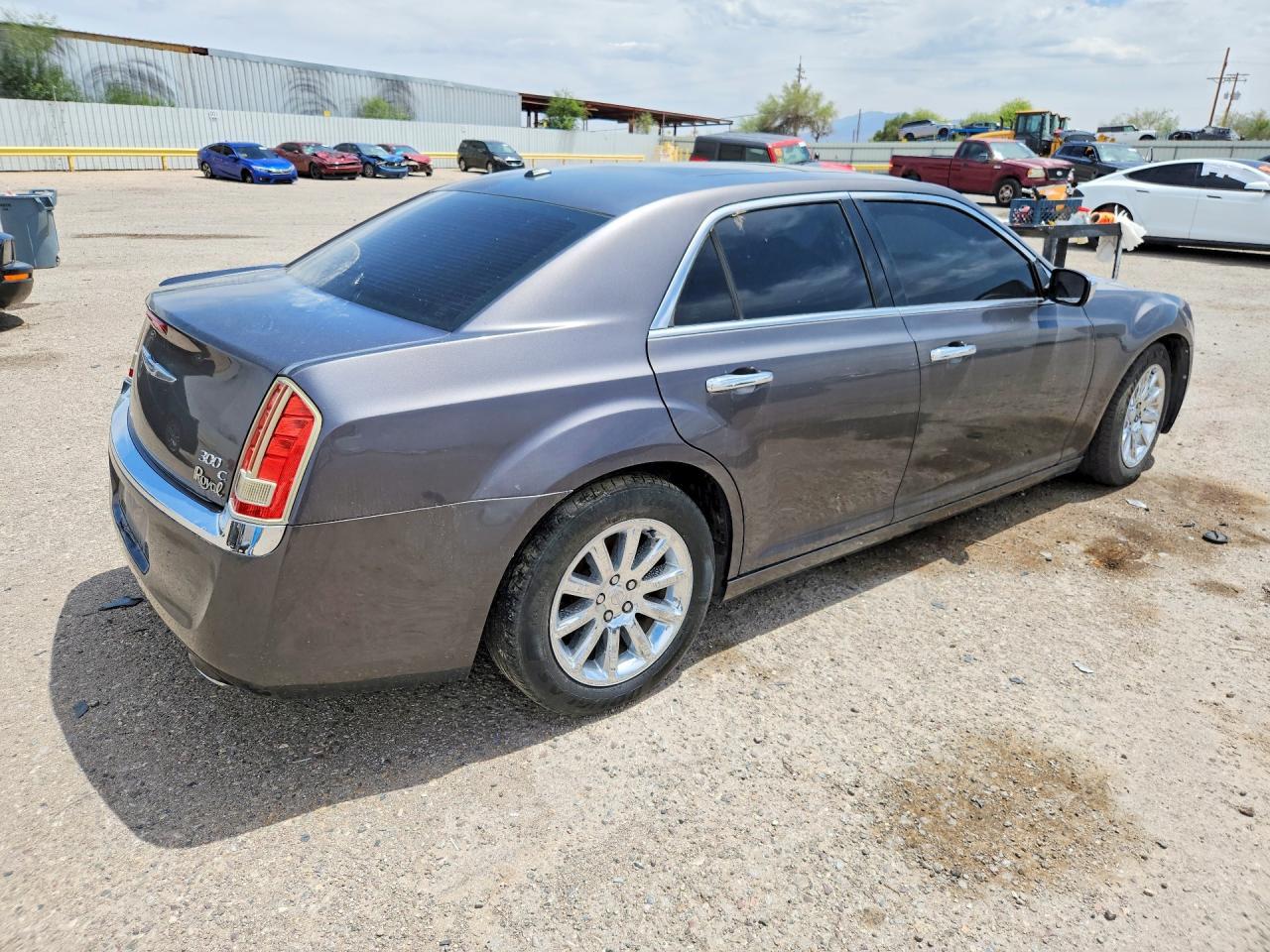 2014 Chrysler 300C - Фото 3