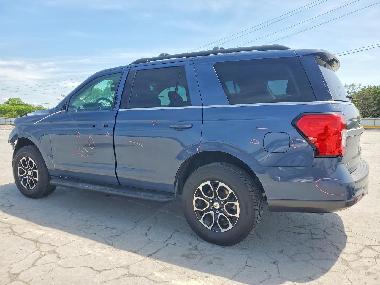 2022 Ford Expedition Xlt - Фото 2