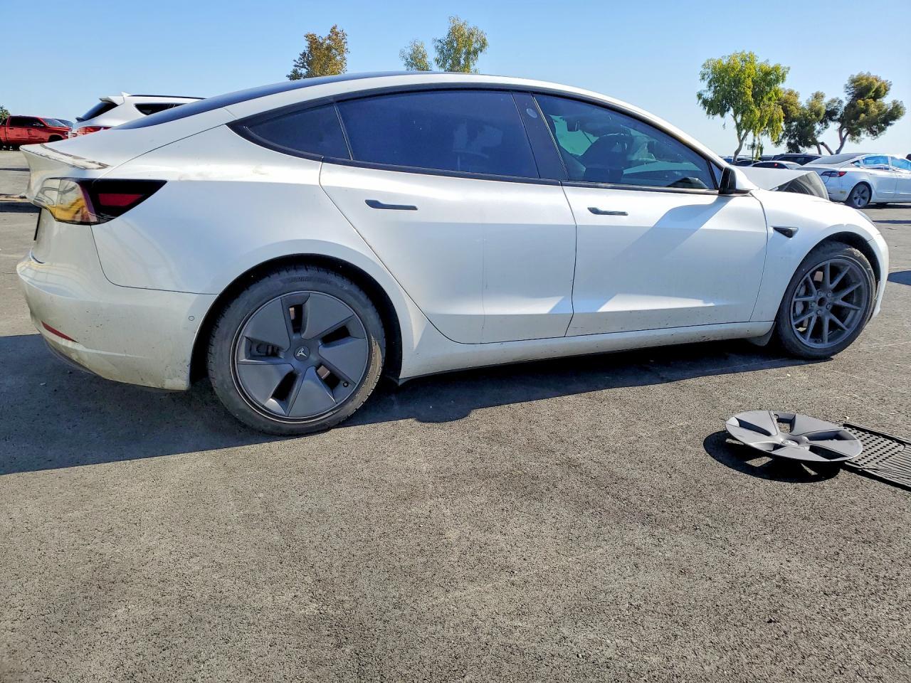 2021 Tesla Model 3 - Фото 3