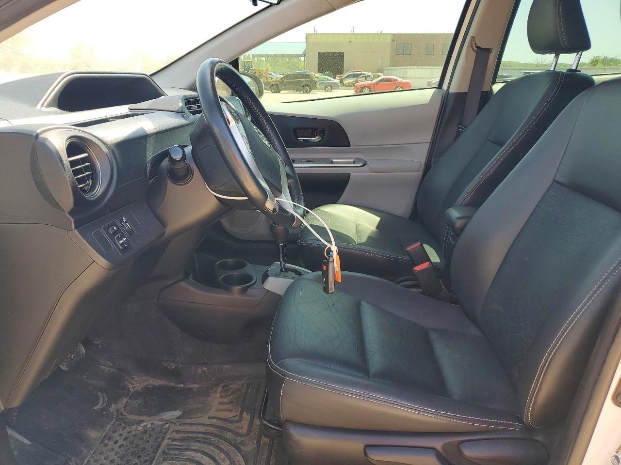 2013 Toyota Prius C Four - Фото 7