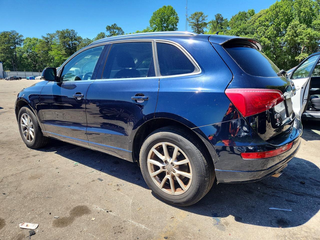 2011 Audi Q5 Premium Plus - Image 2