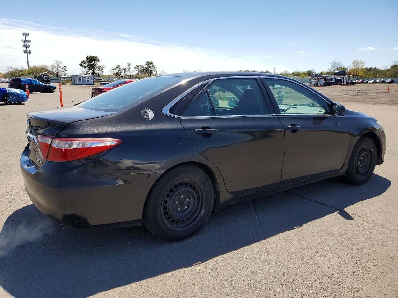 2017 Toyota Camry Hybrid Le - Фото 3