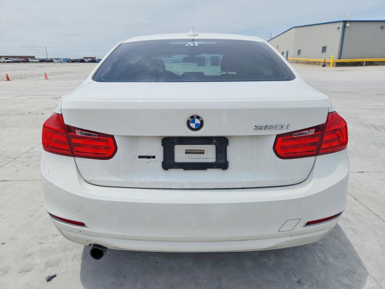 2015 BMW 320 I - Фото 6