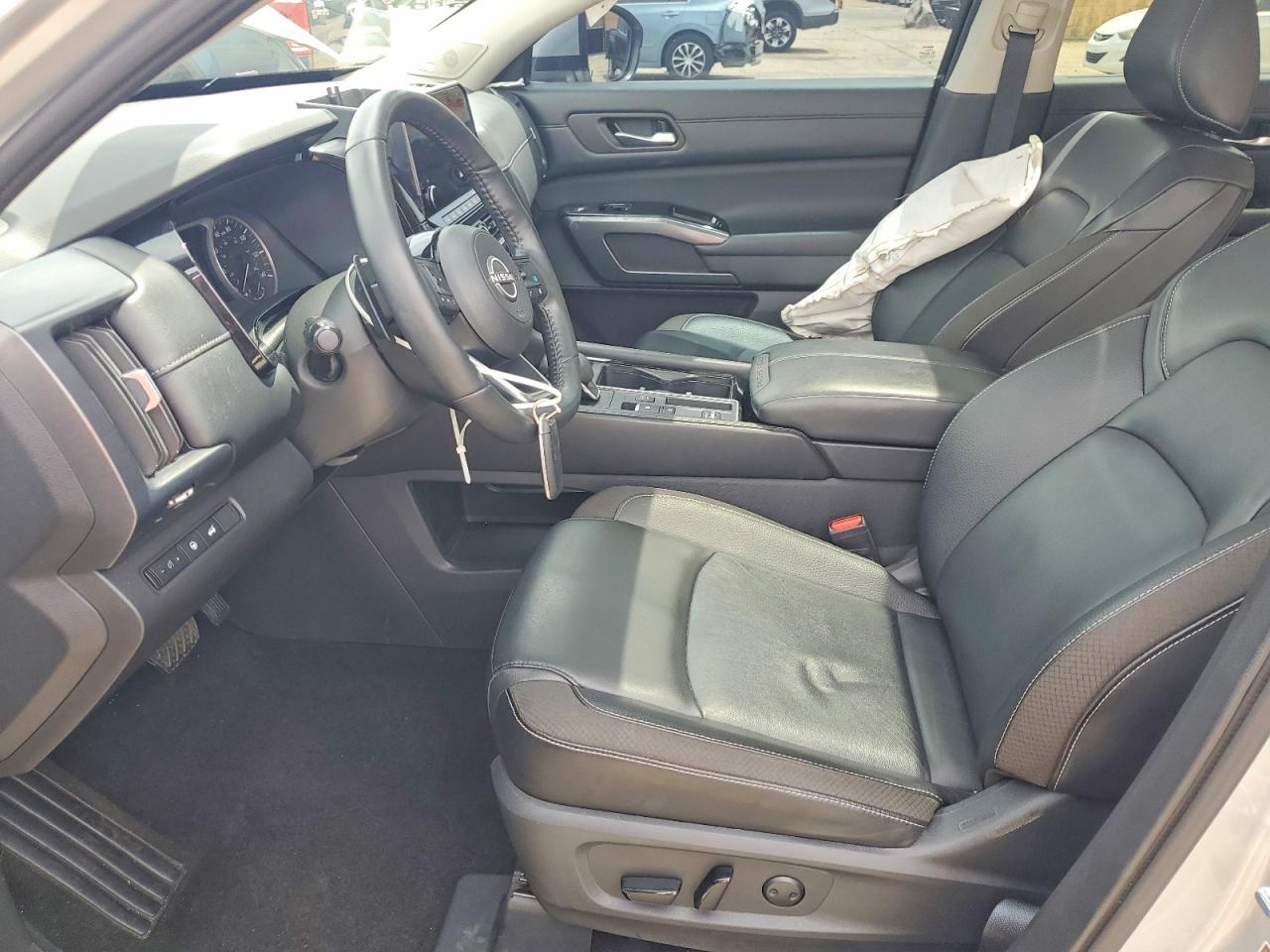 2024 Nissan Pathfinder Sl - Image 7