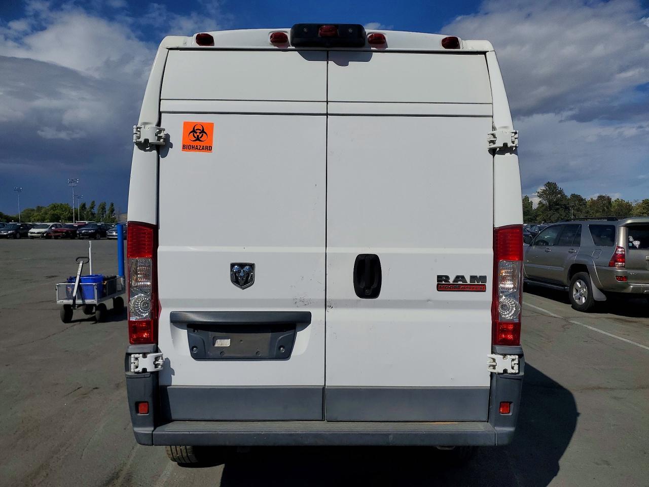 2018 Ram Promaster 1500 Delivery Van - Фото 6