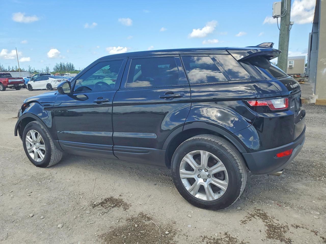 2019 Land Rover Range Rover Evoque Se - Image 2