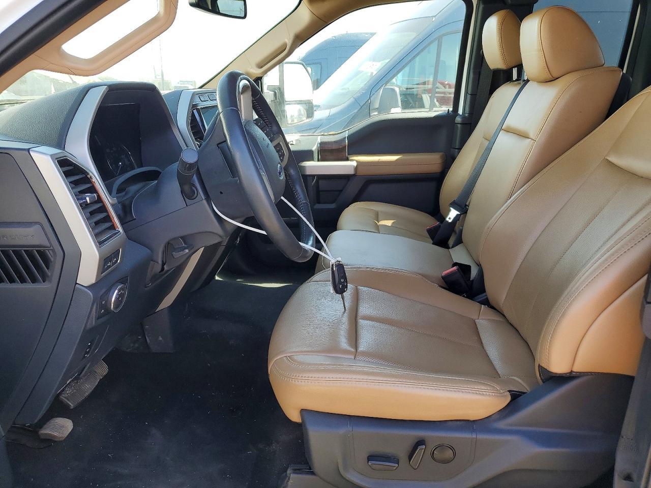 2022 Ford F350 Super Duty - Фото 7