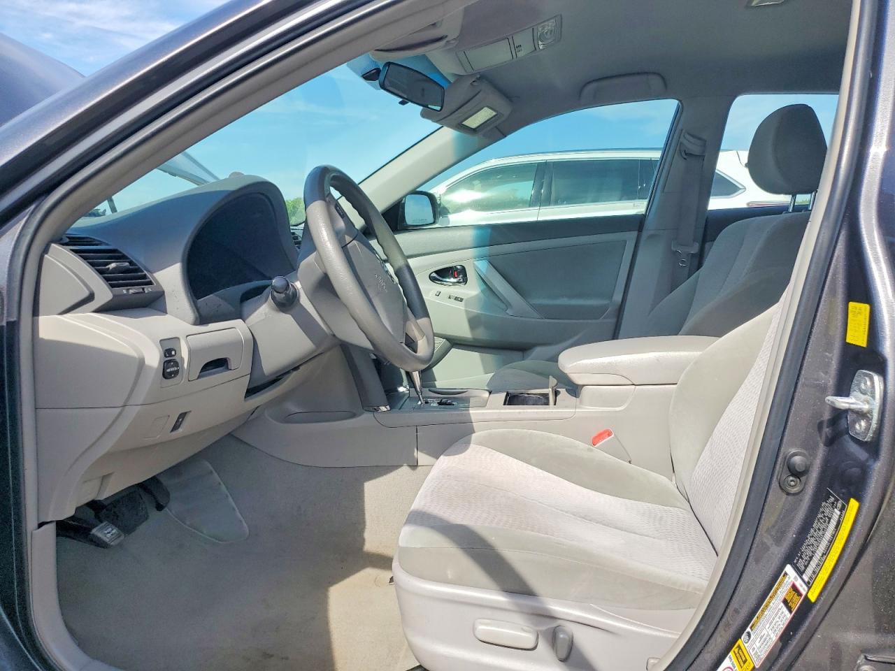 2011 Toyota Camry Le - Фото 7
