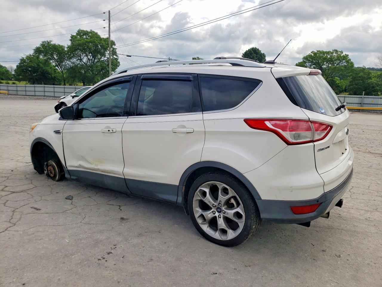 2013 Ford Escape Titanium - Фото 2