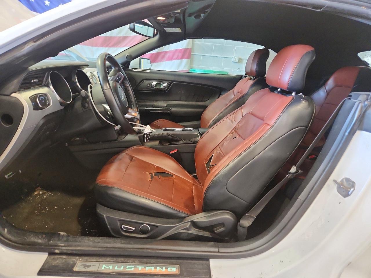 2016 Ford Mustang - Image 7