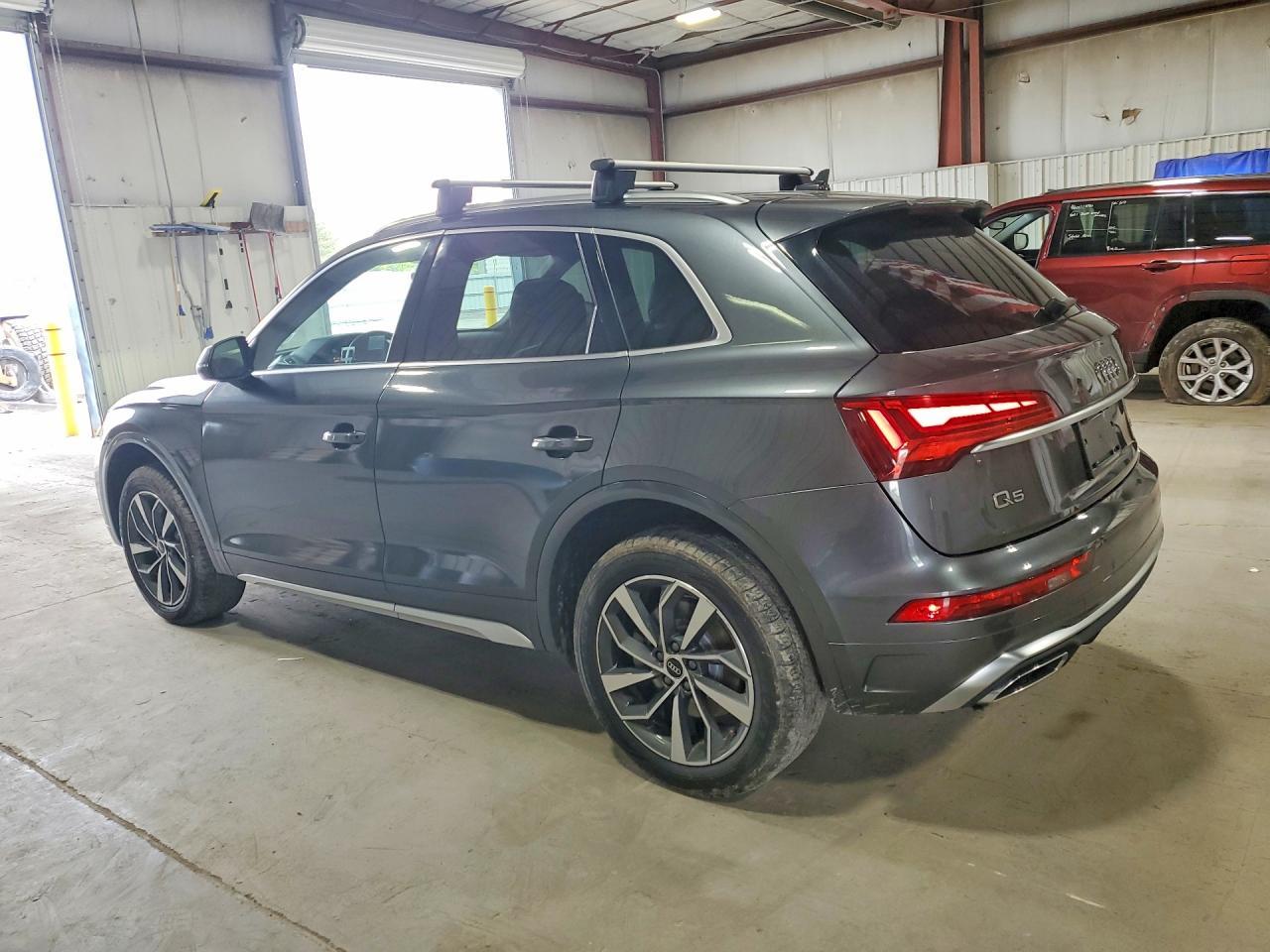 2023 Audi Q5 Premium Plus 45 - Фото 2