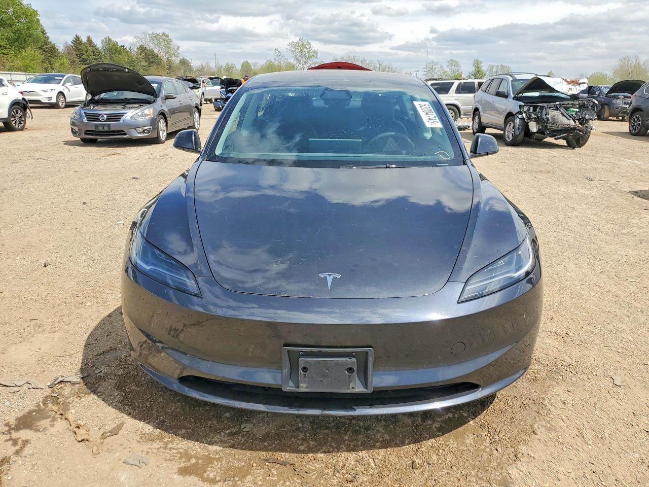 2024 Tesla Model 3 - Фото 5