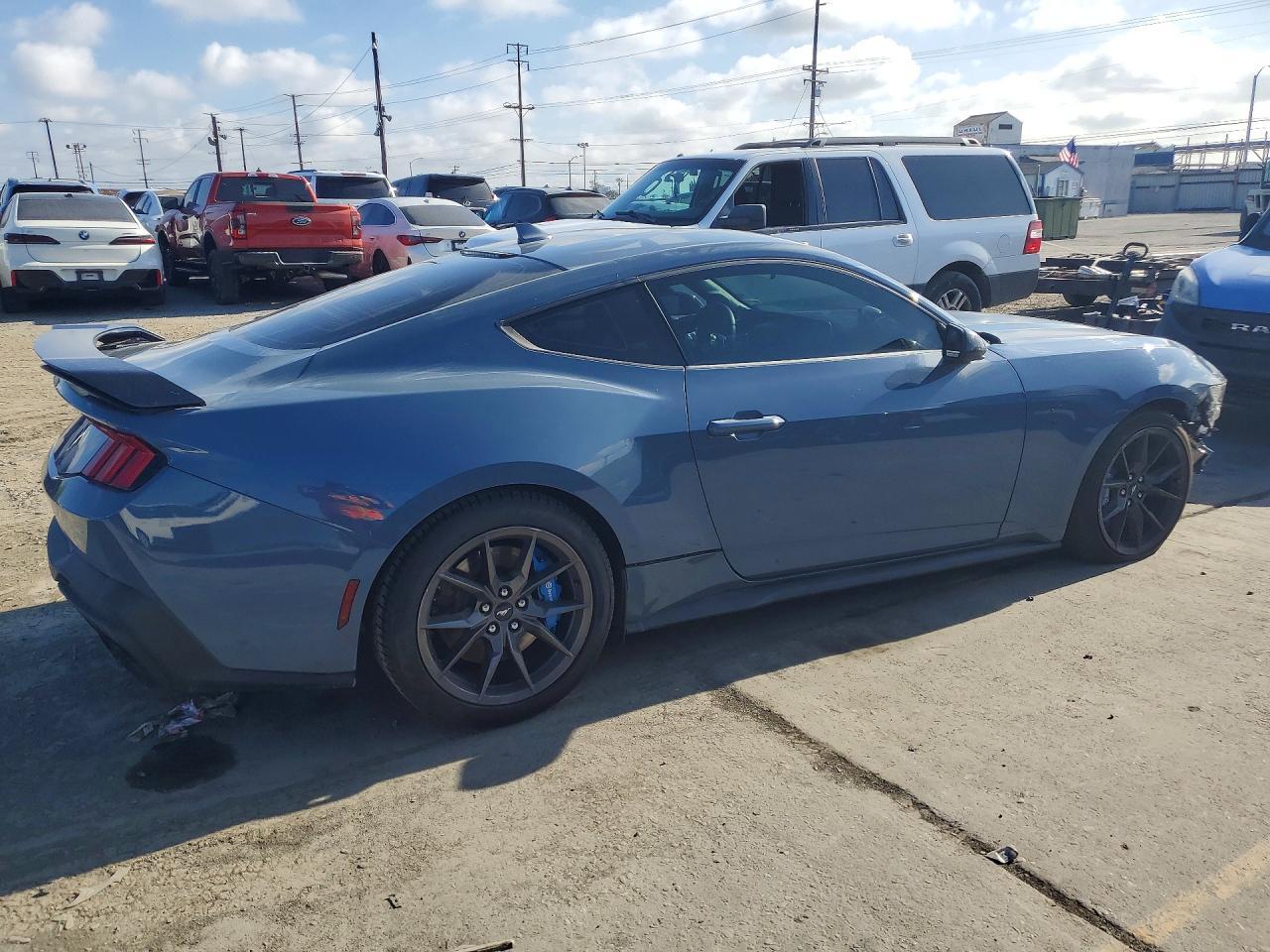 2024 Ford Mustang Dark Horse - Image 3