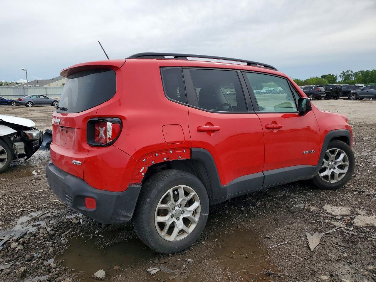 2016 Jeep Renegade Latitude - Image 3