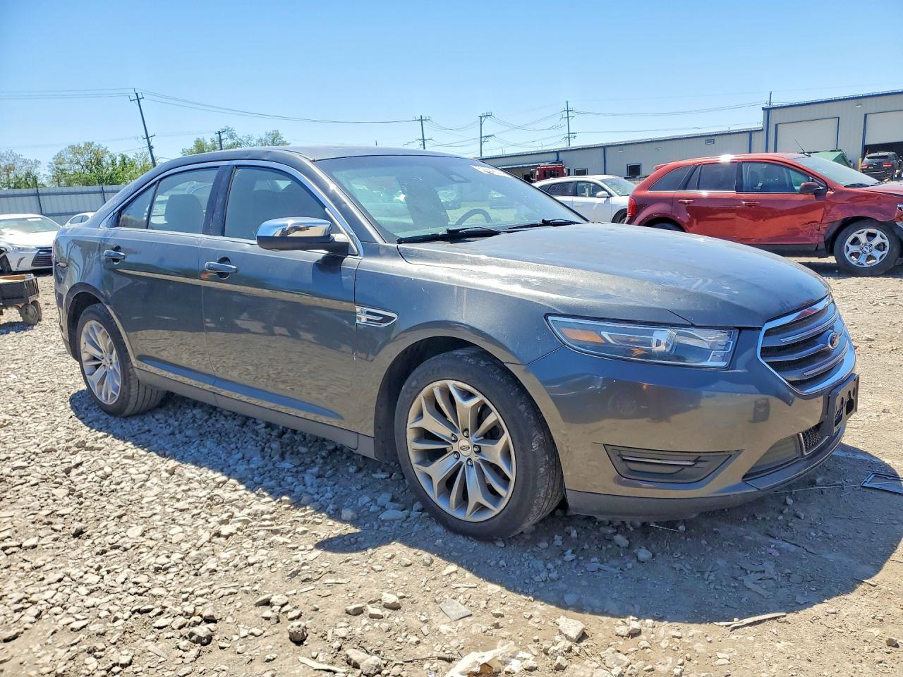 2019 Ford Taurus Limited - Image 4