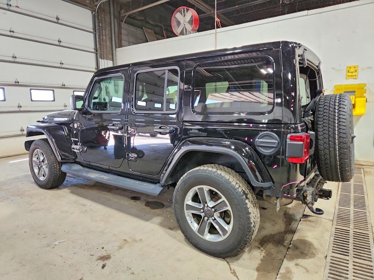 2020 Jeep Wrangler Unlimited Sahara - Фото 2