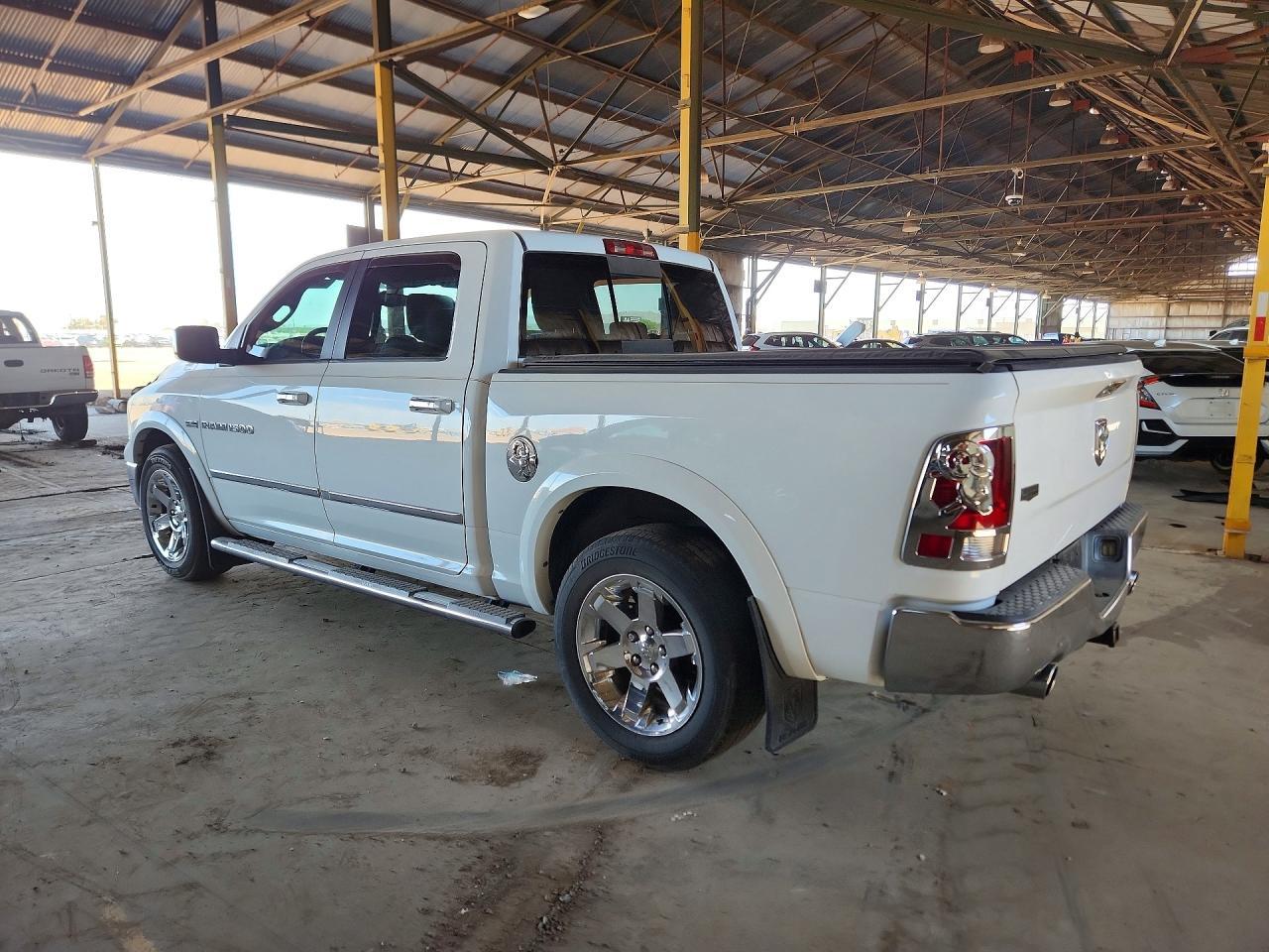2012 Dodge Ram 1500 Laramie - Фото 2