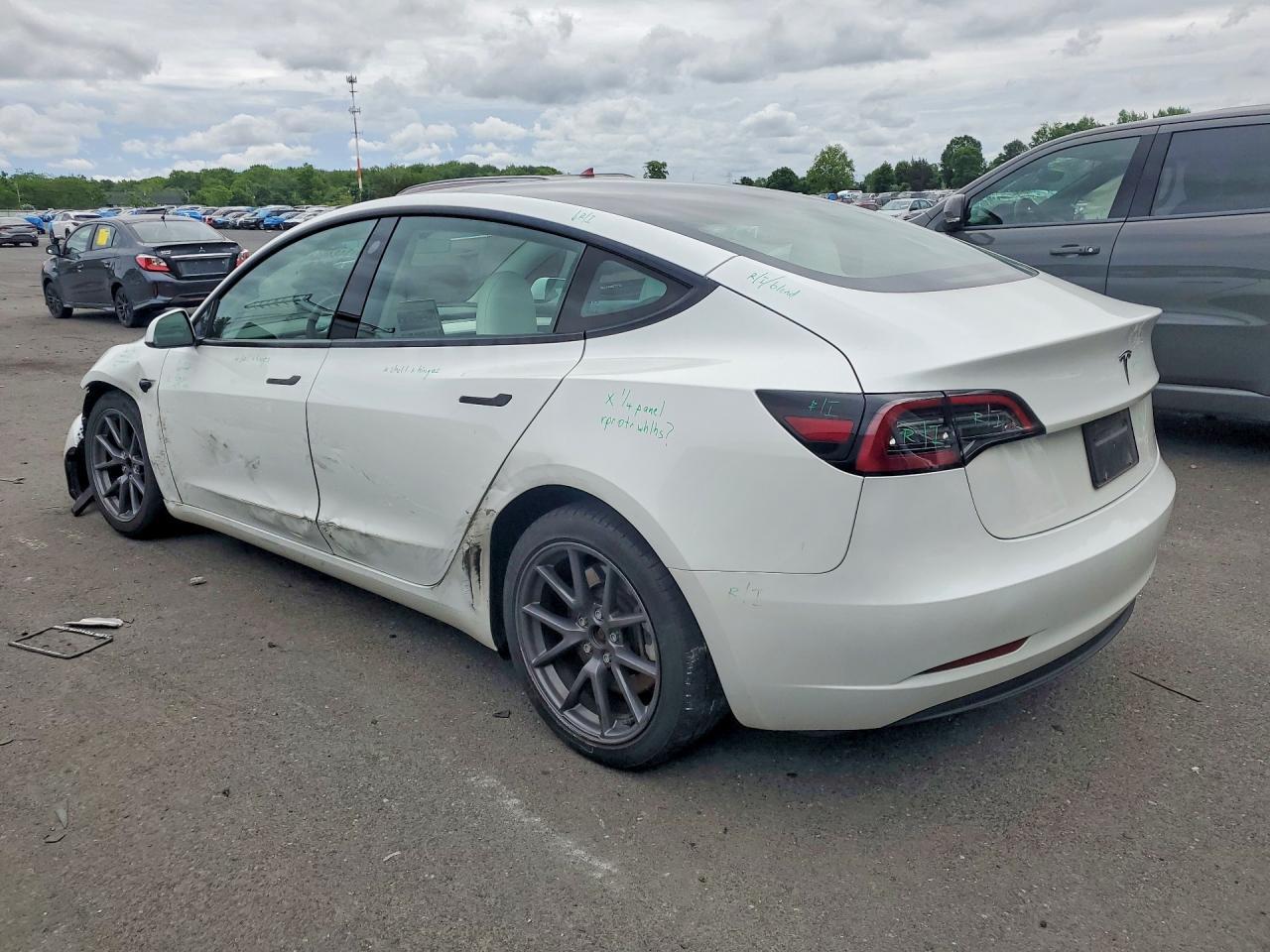 2023 Tesla Model 3 - Фото 2