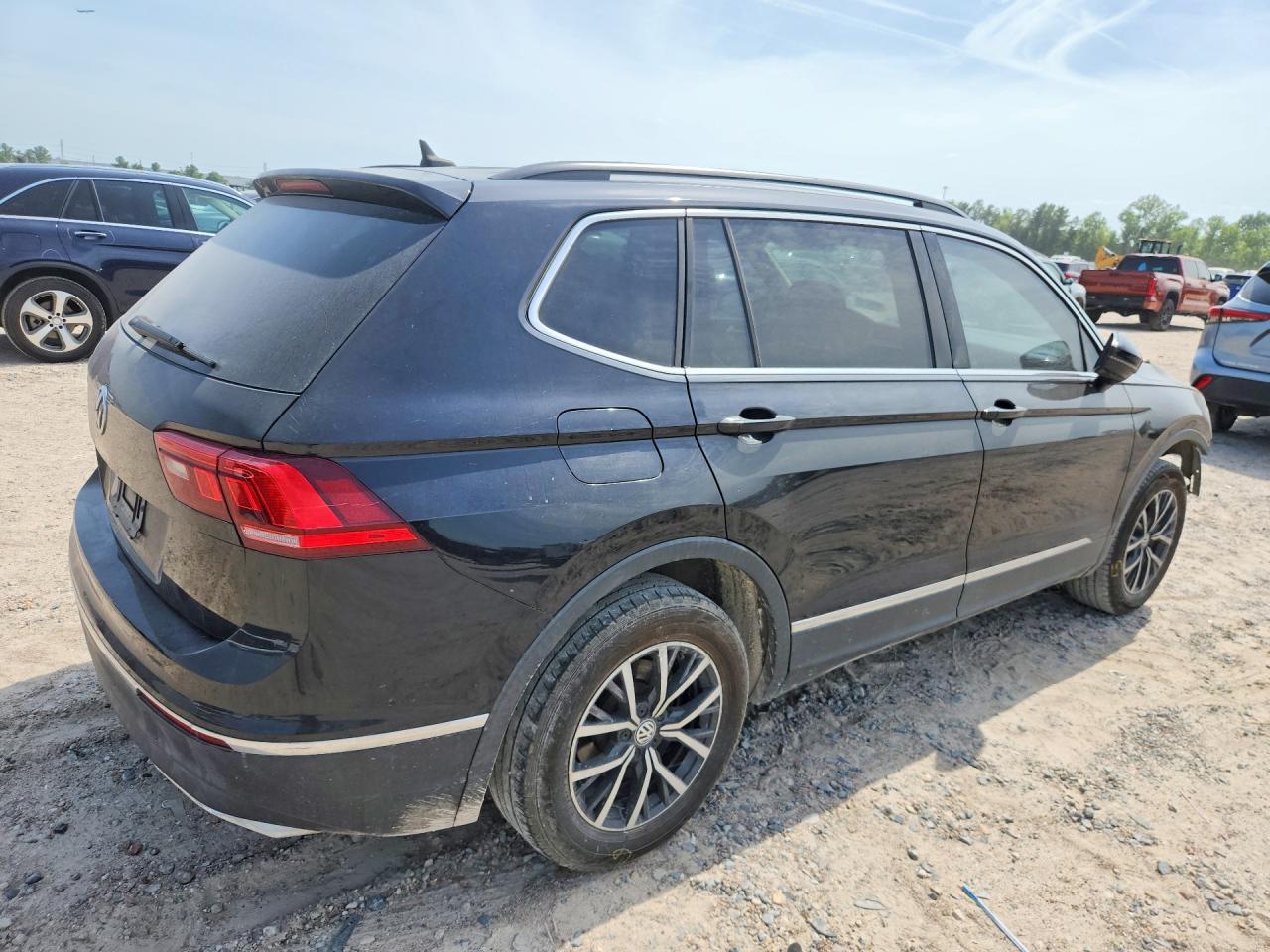 2020 Volkswagen Tiguan Se - Фото 3