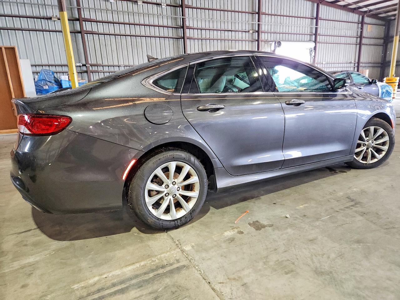 2015 Chrysler 200 C - Фото 3