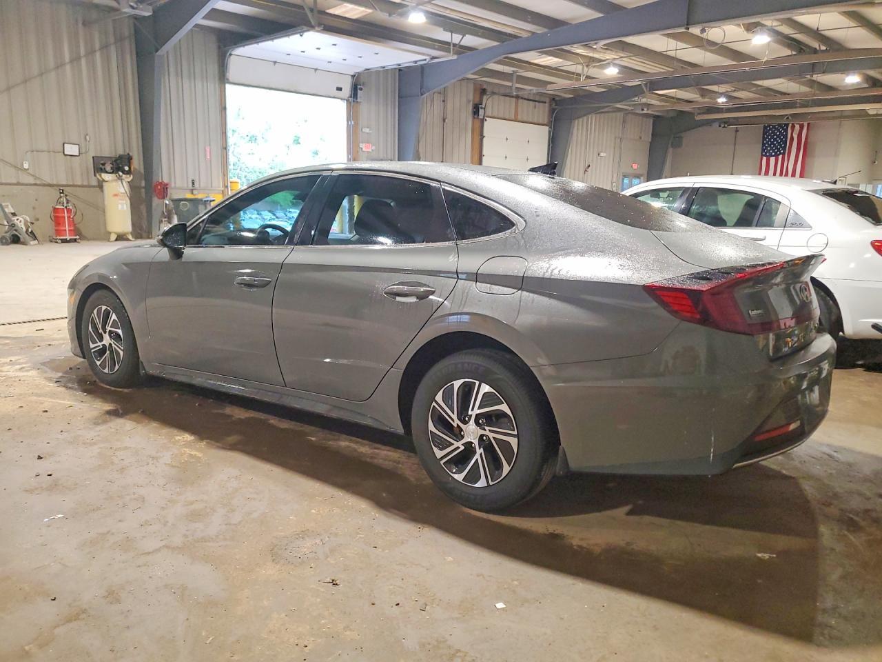2021 Hyundai Sonata Hybrid Blue - Image 2