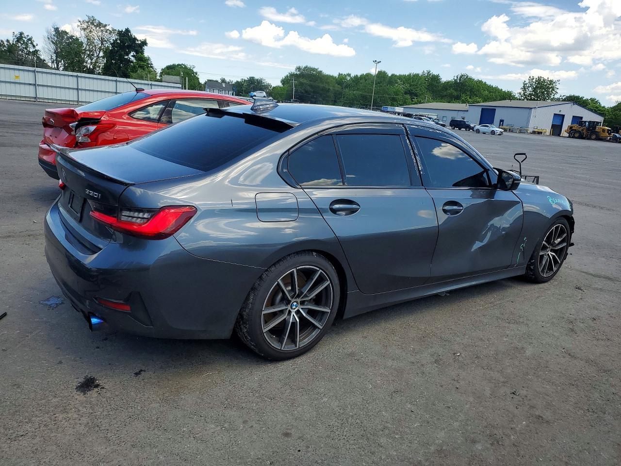 2019 BMW 330Xi - Фото 3