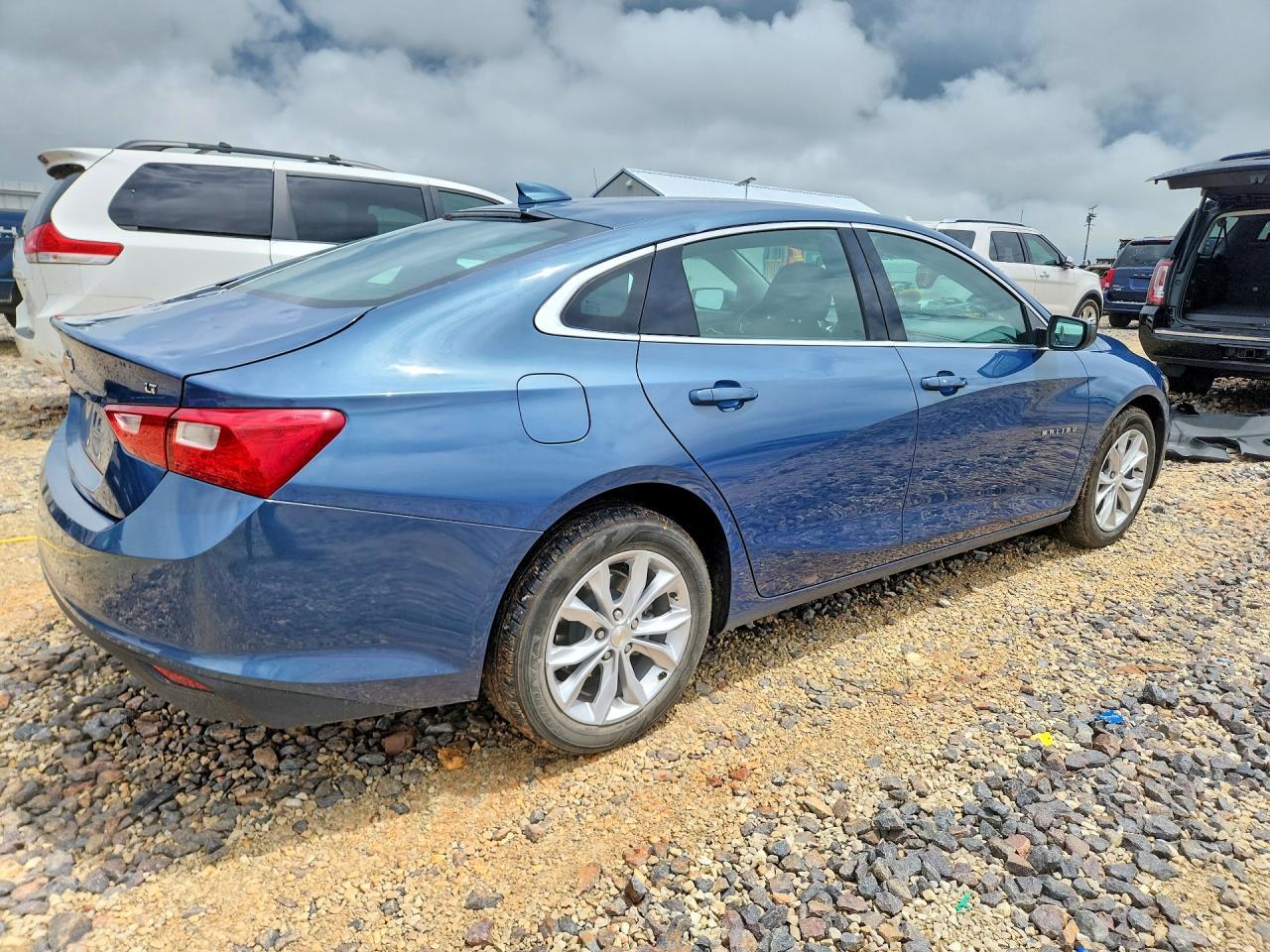 2024 Chevrolet Malibu Lt - Фото 3