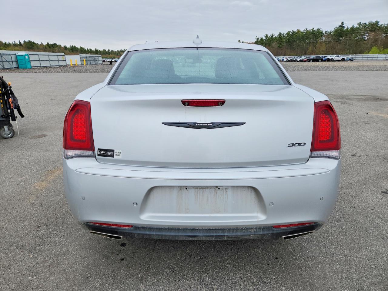 2022 Chrysler 300 Touring L - Фото 6