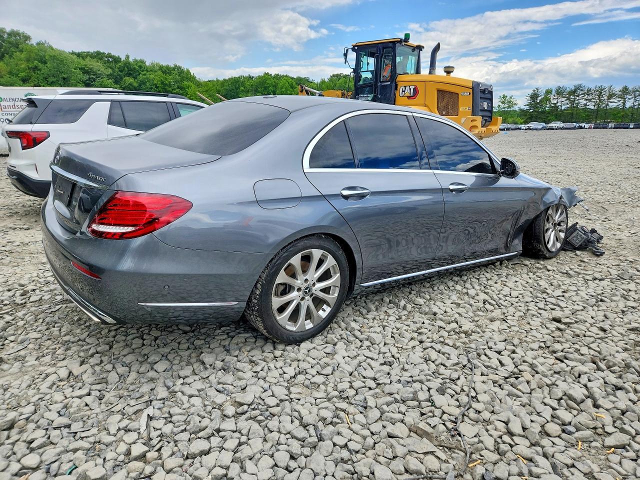 2018 Mercedes-Benz E 300 4Matic - Image 3