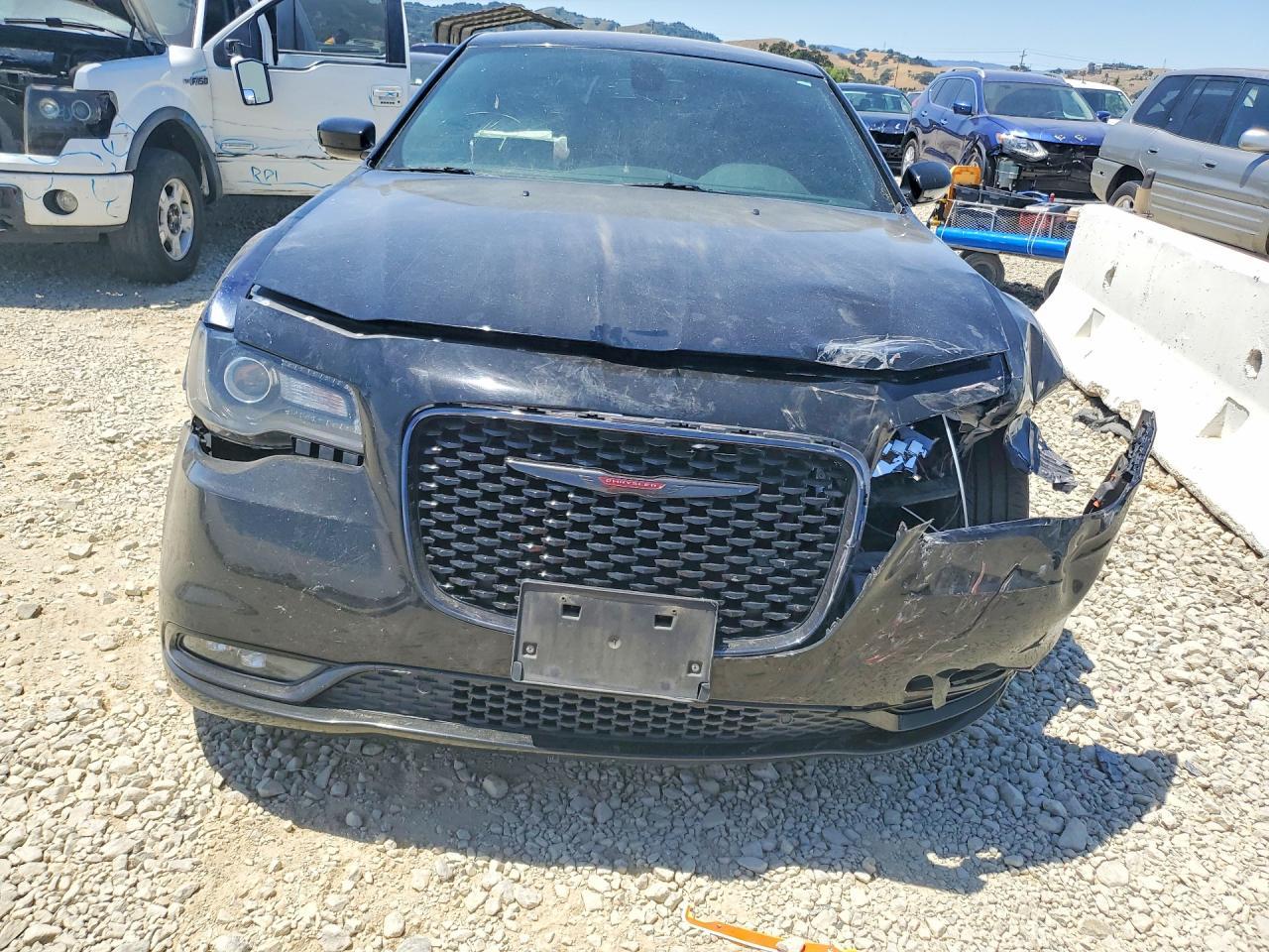 2021 Chrysler 300 S - Фото 5