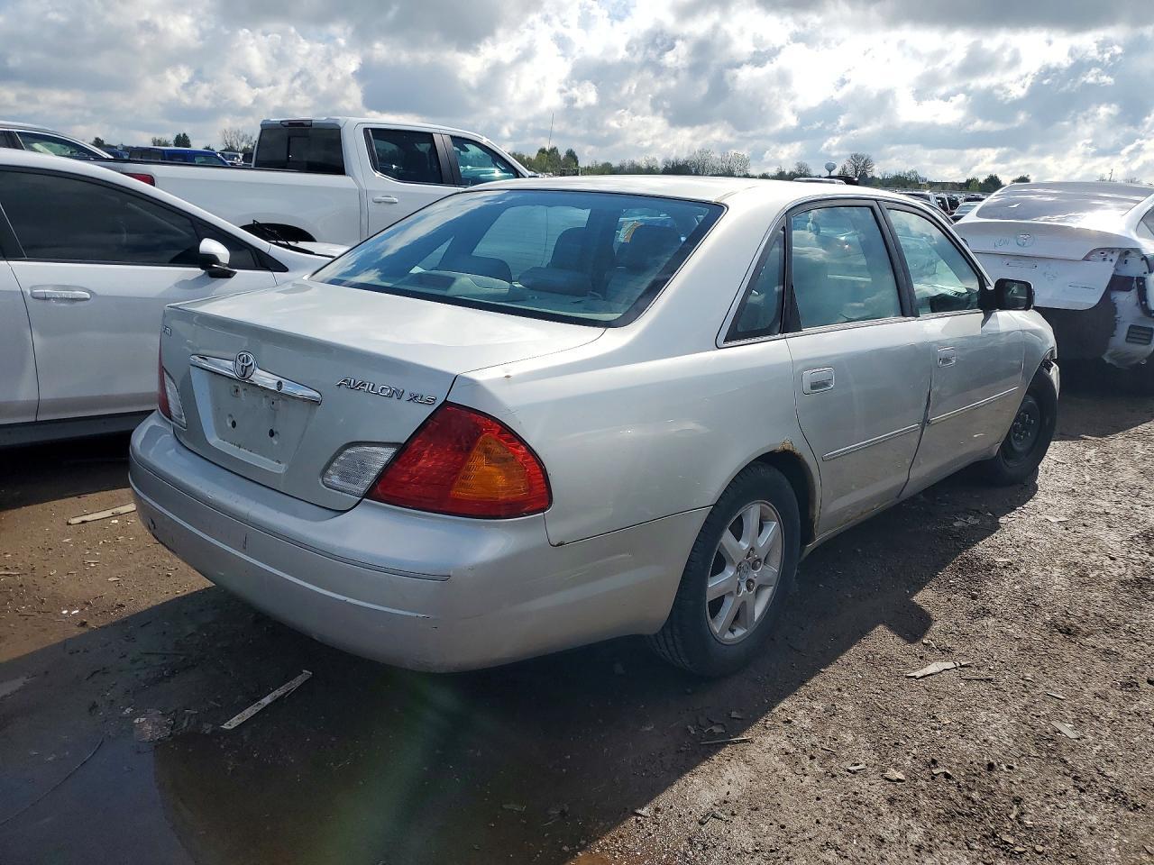 2000 Toyota Avalon Xls - Image 3