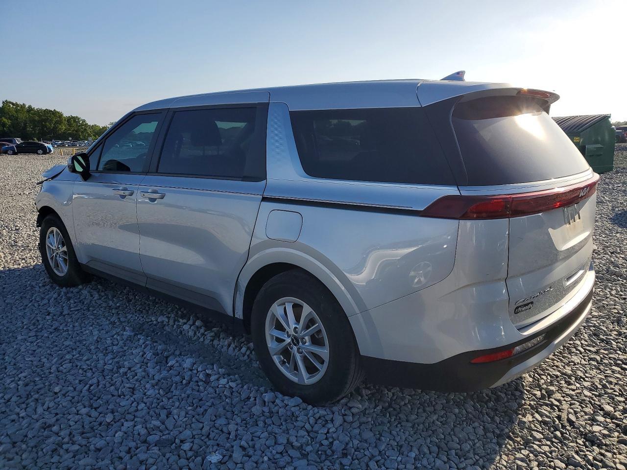 2022 Kia Carnival Lx - Фото 2