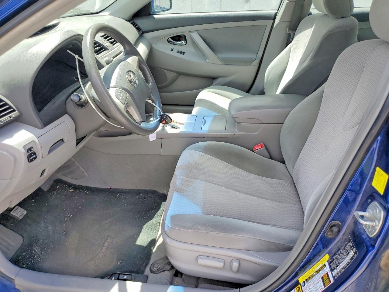 2011 Toyota Camry Le - Фото 7