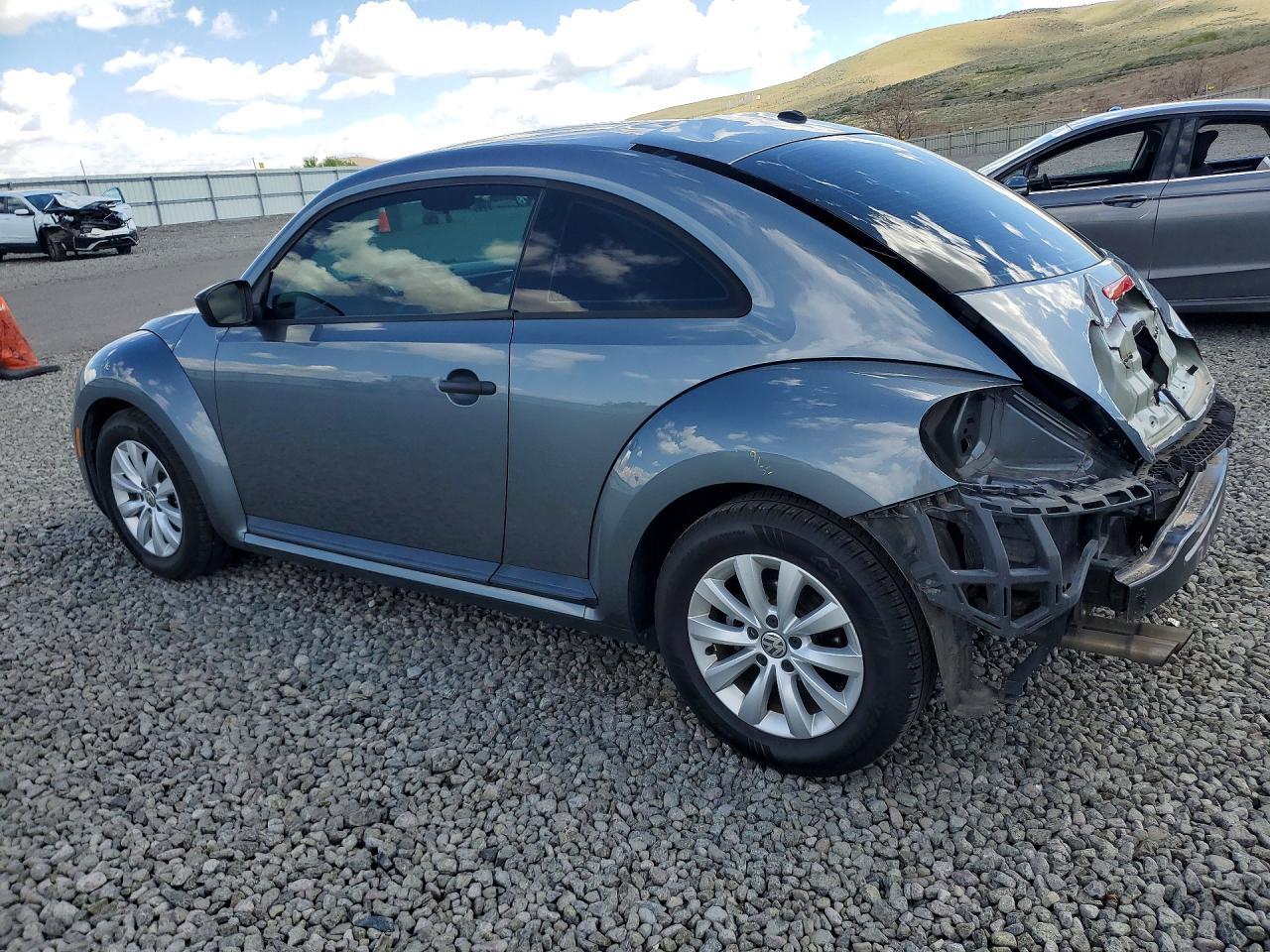 2017 Volkswagen Beetle 1.8T - Фото 2