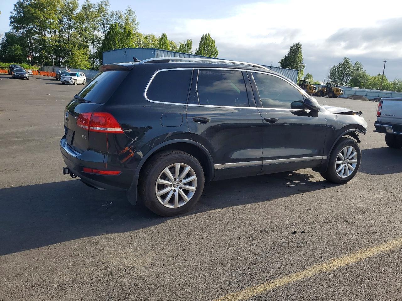 2013 Volkswagen Touareg V6 Tdi - Image 3