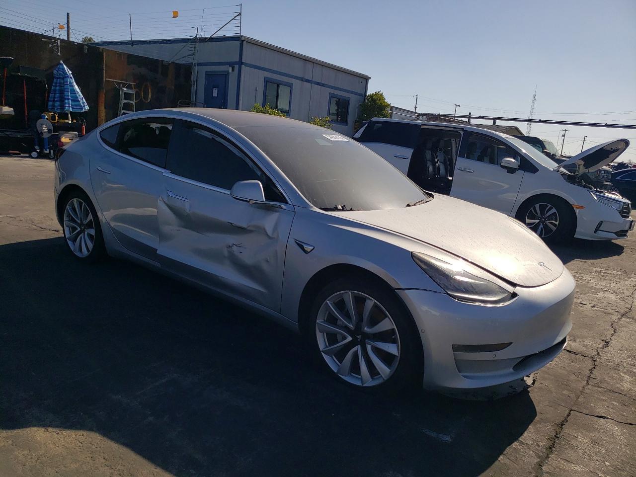 2018 Tesla Model 3 - Image 4