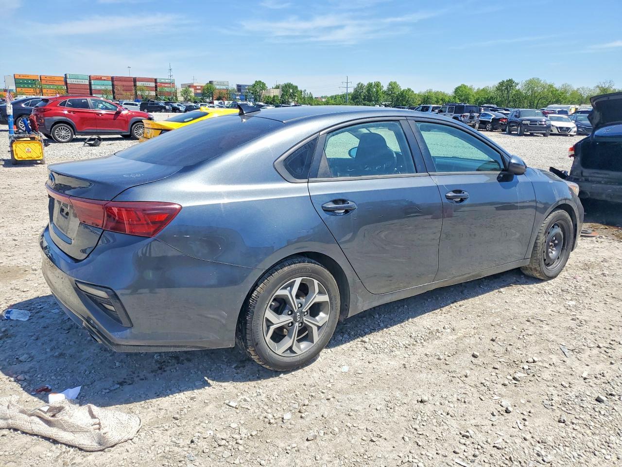 2020 Kia Forte Lxs - Image 3