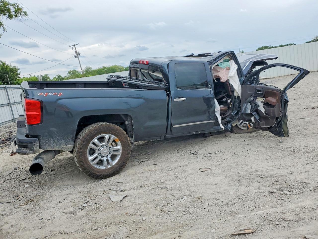 2017 Chevrolet Silverado K2500 High Country - Image 3