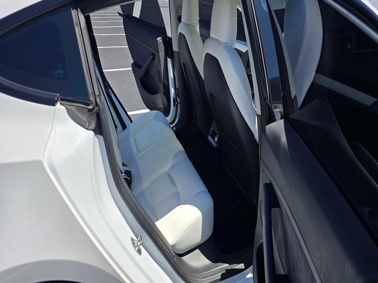 2022 Tesla Model 3 - Фото 6