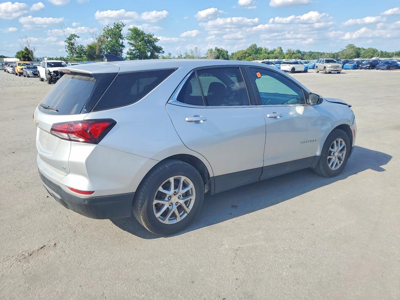 2022 Chevrolet Equinox Lt - Фото 3