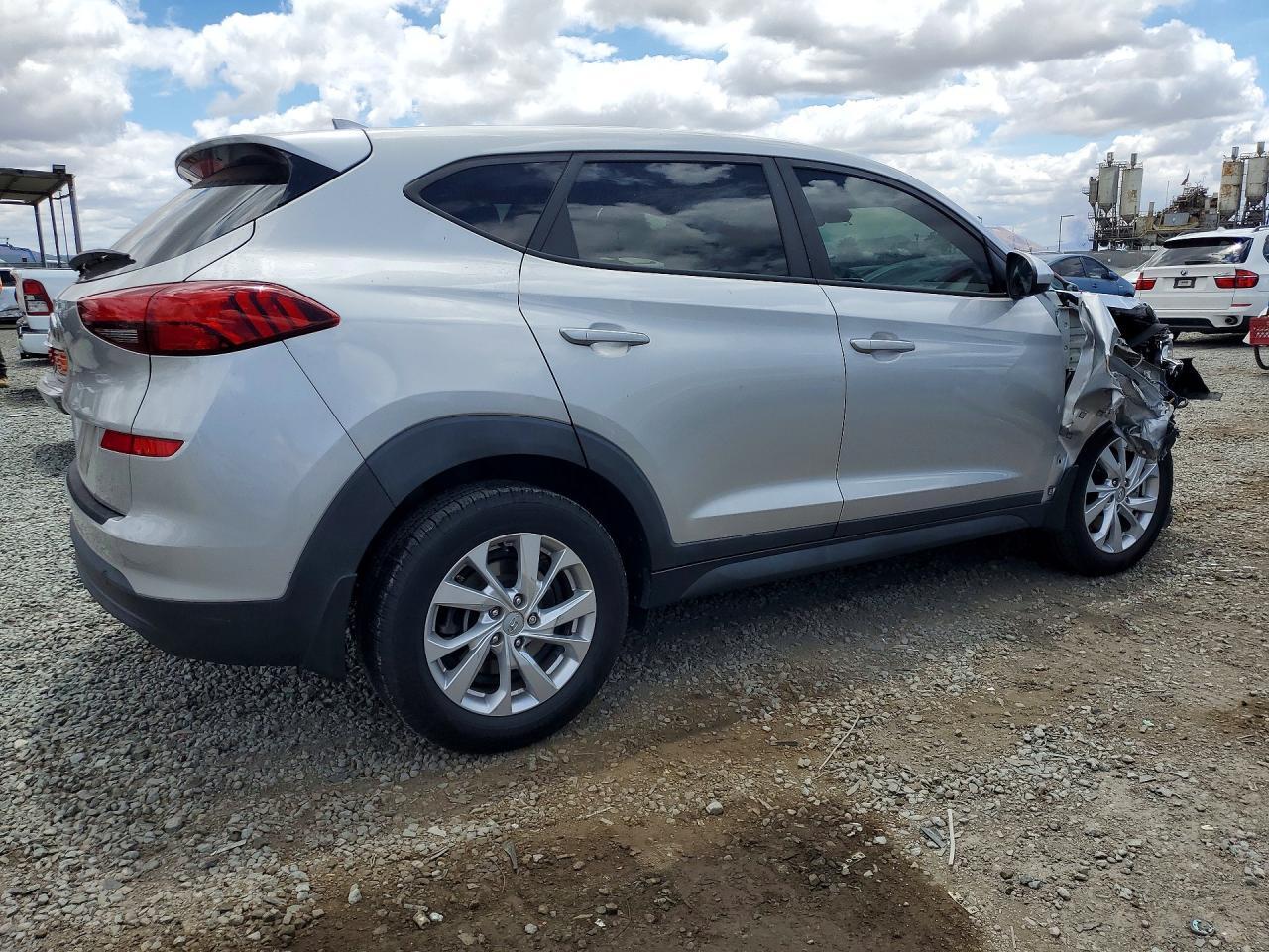 2021 Hyundai Tucson Se - Image 3