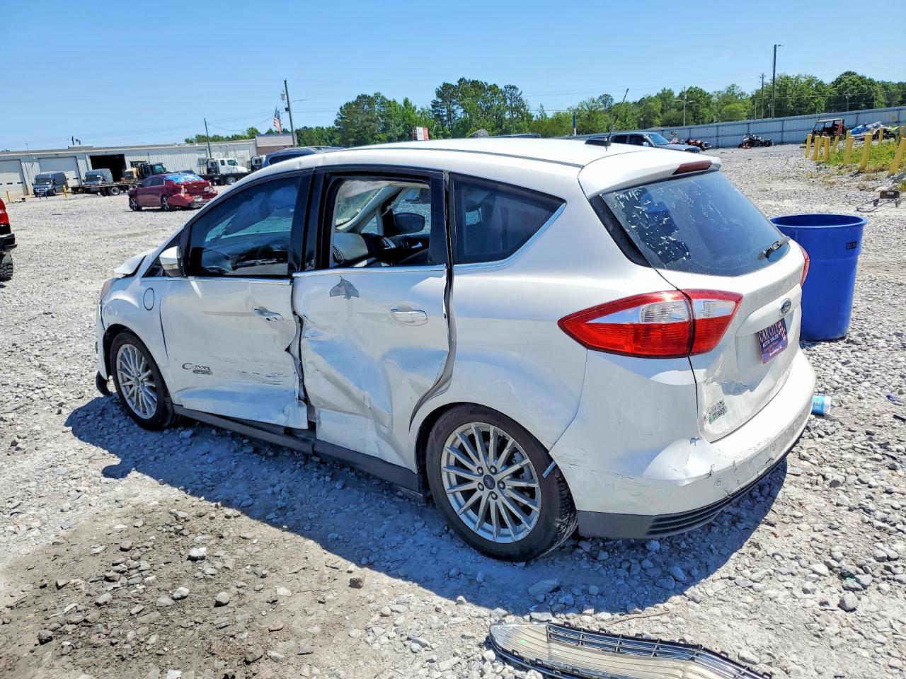 2014 Ford C-Max Premium - Image 2