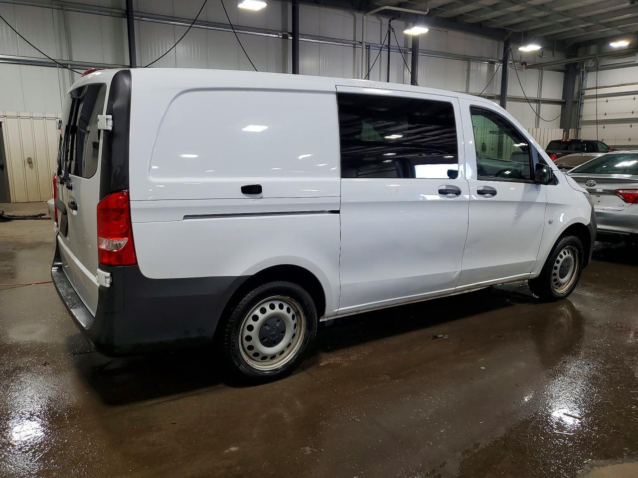 2022 Mercedes-Benz Metris - Image 3