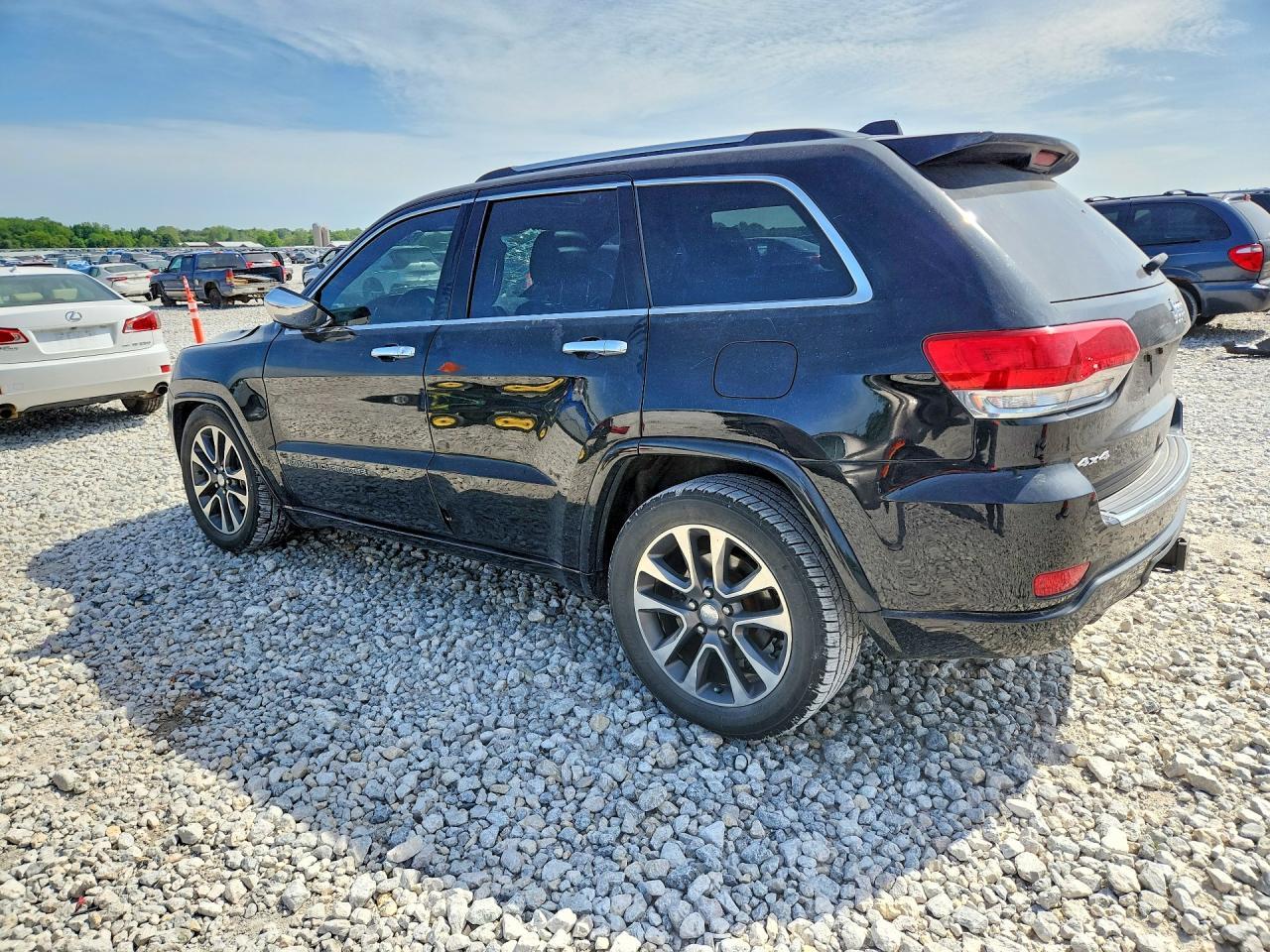 2017 Jeep Grand Cherokee Overland - Фото 2
