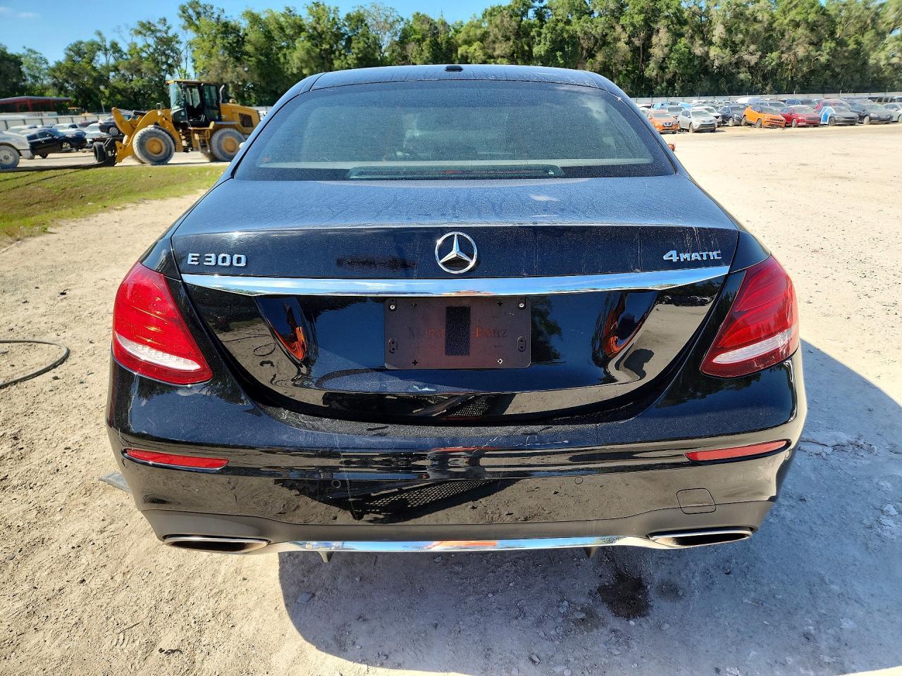 2017 Mercedes-Benz E 300 4Matic - Фото 6